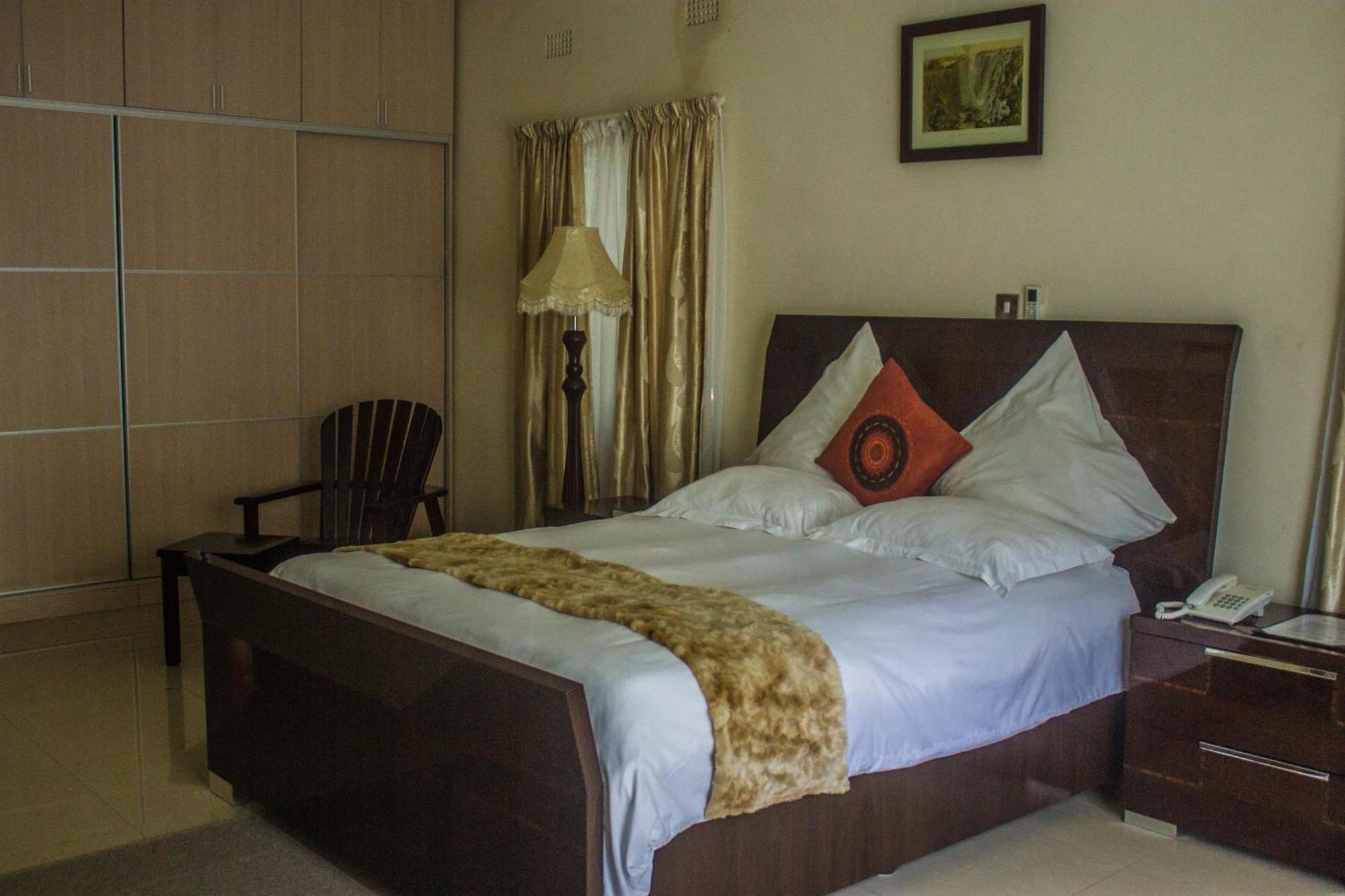 Waterfalls Hotel Lusaka Bagian luar foto