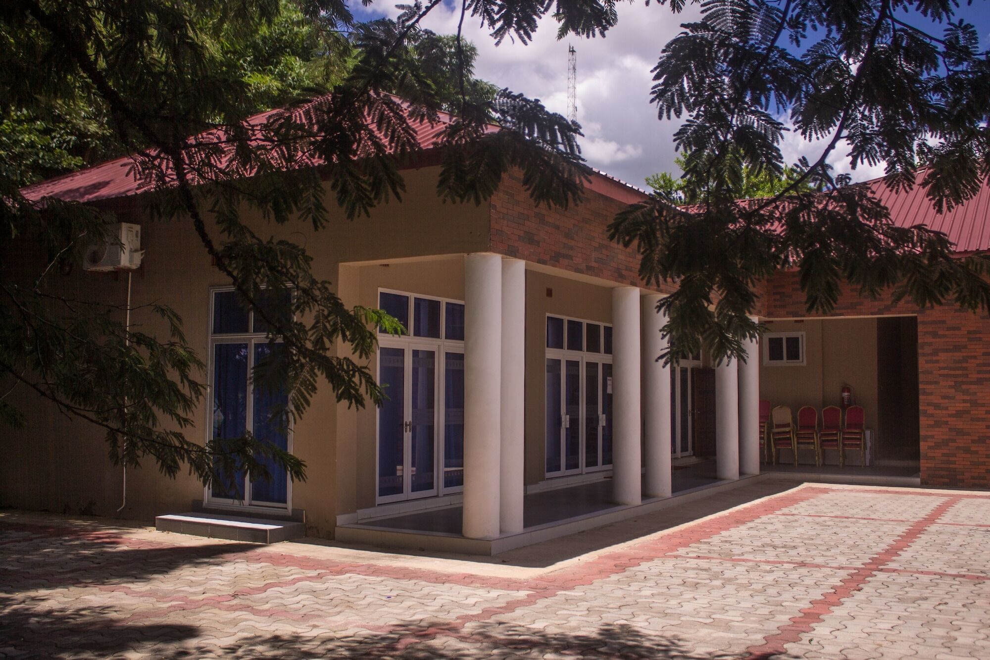 Waterfalls Hotel Lusaka Bagian luar foto
