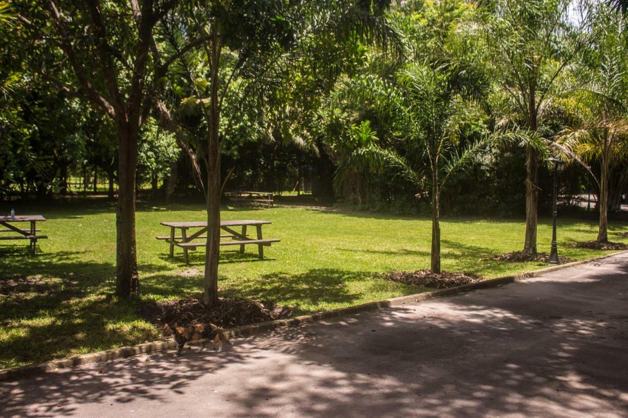 Waterfalls Hotel Lusaka Bagian luar foto